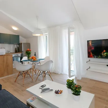 Apartments And Rooms Stone House Split Exterior foto