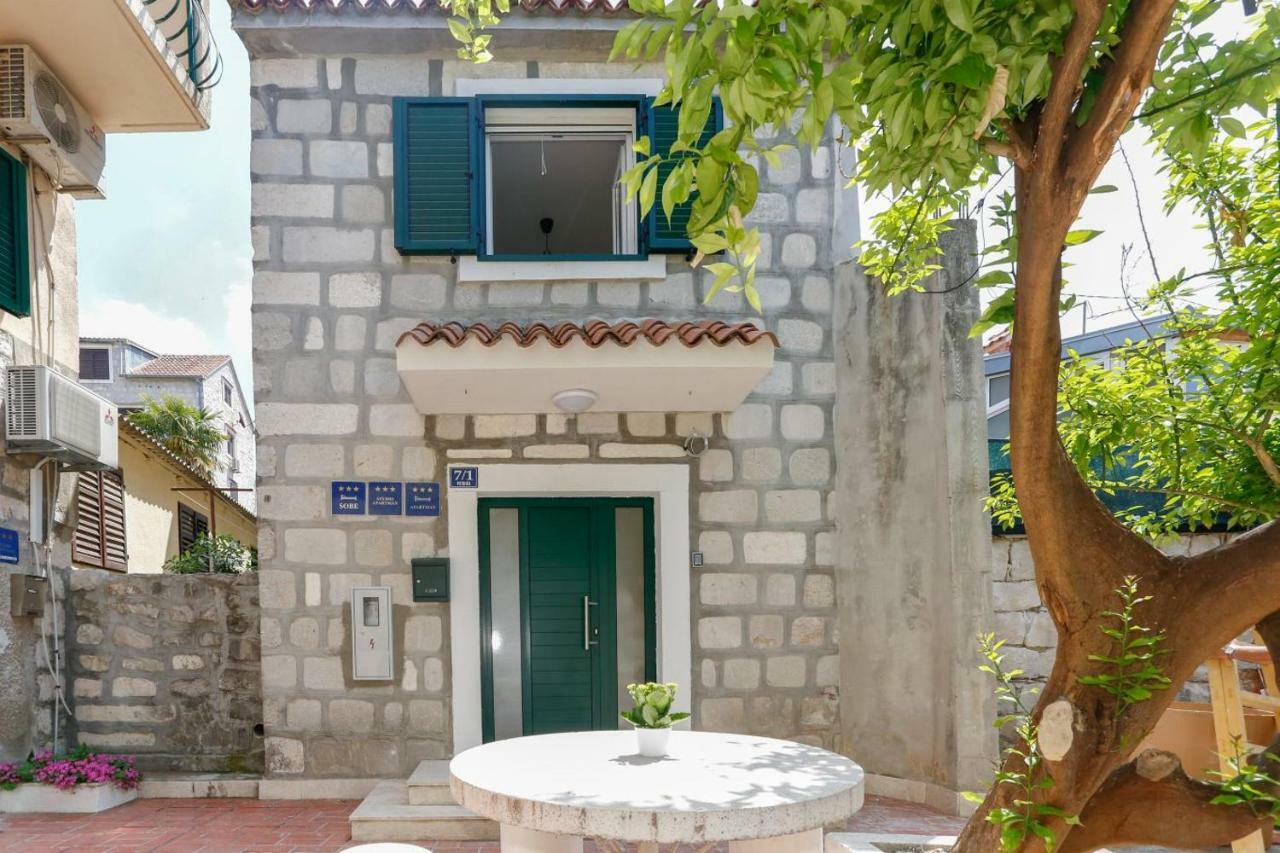 Apartamento And Stone House Split